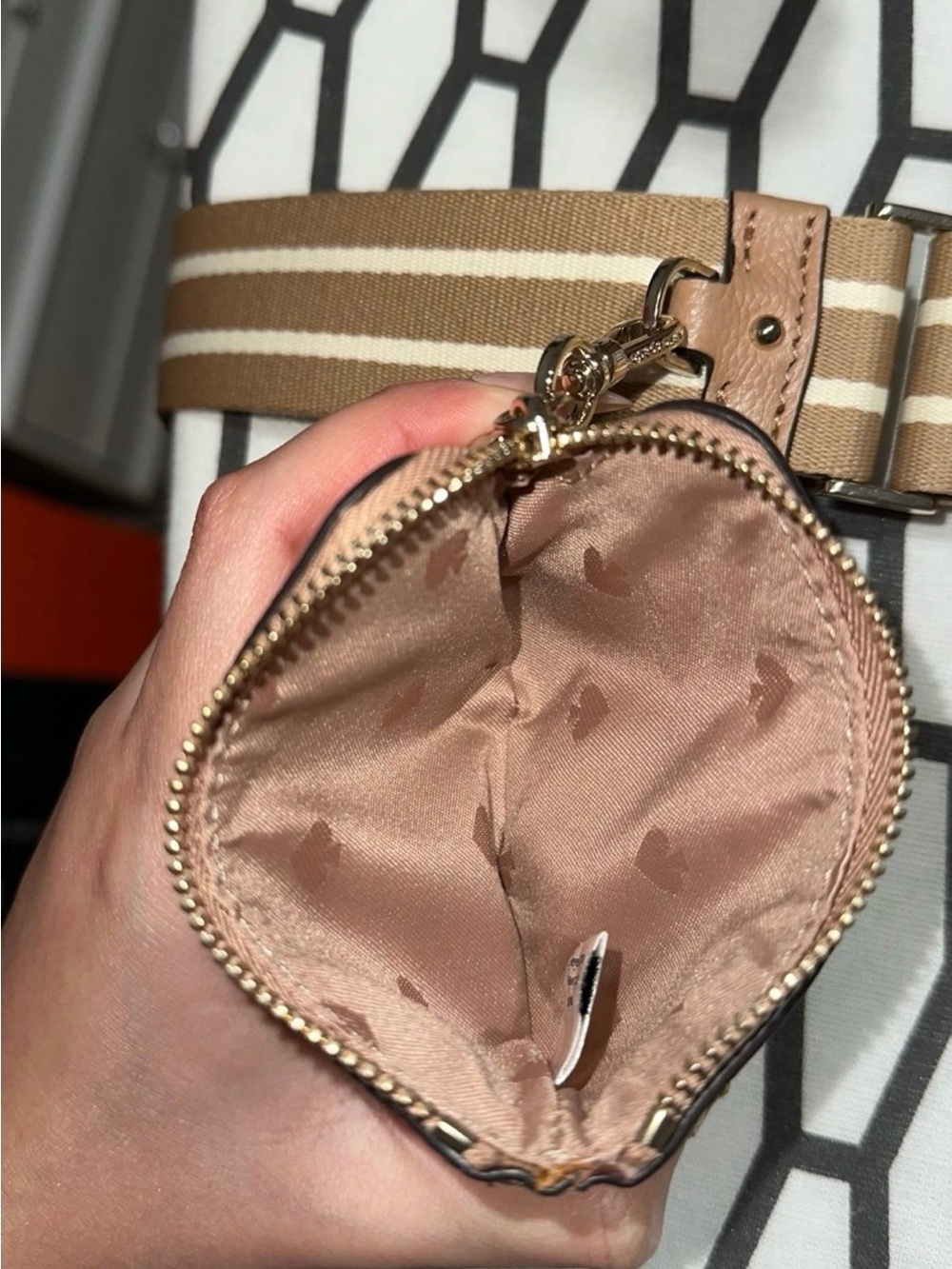 Kate Spade Leather Crossbody Bag with Coin
Pouch and 2 Straps - Picture 9 of 9
